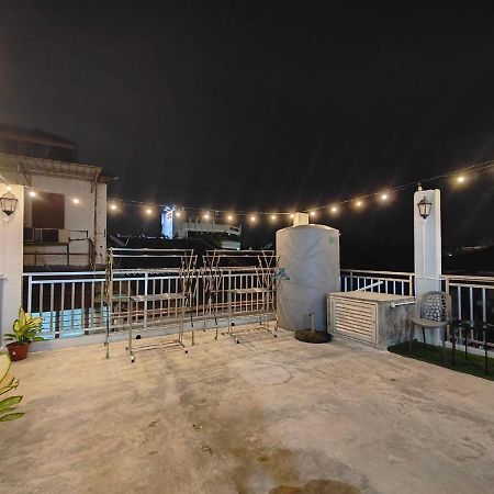 Hotel Sunshine House George Town Esterno foto